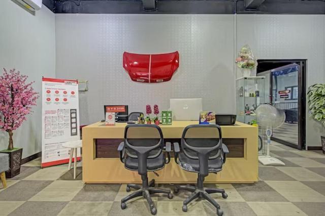 Super Oyo Capital O 3198 Sukomanunggal Inn Surabaya Ngoại thất bức ảnh