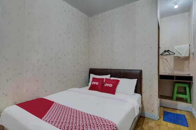 Super Oyo Capital O 3198 Sukomanunggal Inn Surabaya Ngoại thất bức ảnh